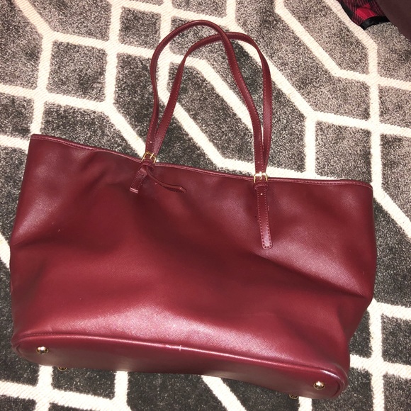 Charming Charlie Handbags - ‼️MUST GO‼️MAKE OFFER‼️Large Burgundy Tote